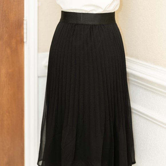 Chiffon Twirl Pleated Midi Skirt - NWOT - Picture 13 of 13